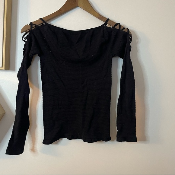 Free People Top with Sleeve Cutout Detail M/L - Picture 2 of 5